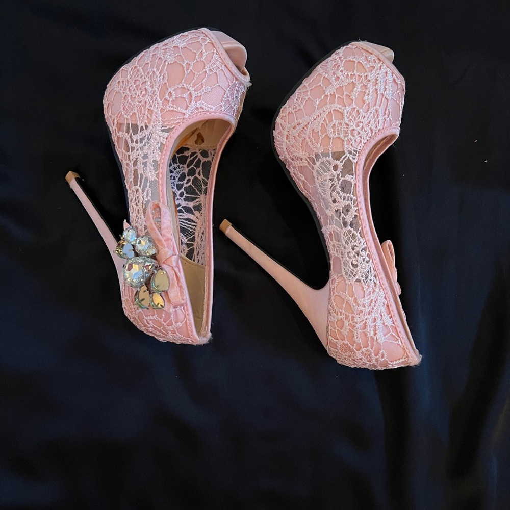 Dressy 3.75 in. high heels in pink.